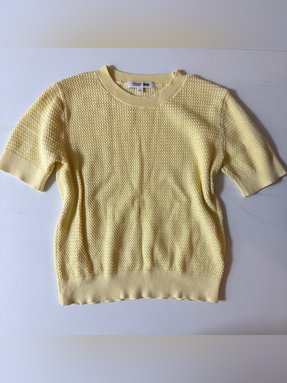 Uniqlo Short Sleeve Textured Crew Sweater - Pale Yellow 100% Cotton